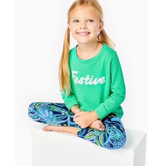 Lilly Pulitzer Mini Rami Festive Sweatshirt
Green Holiday Kids Med 6-7 yr Girls - Picture 2 of 11